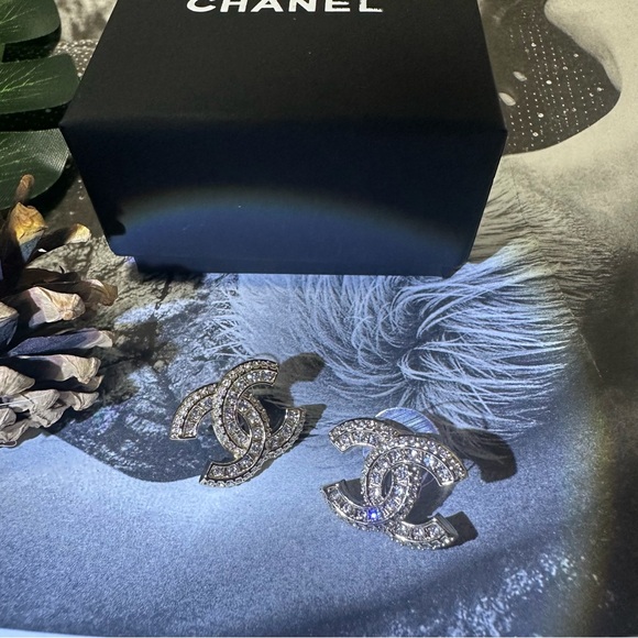 Authentic Chanel earrings💕💕💕 - Picture 3 of 10